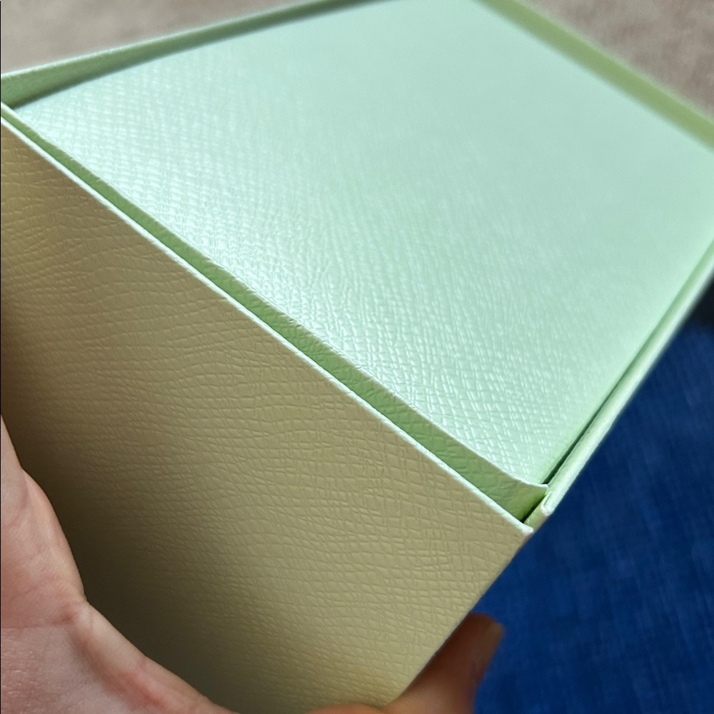 Prada Beauty Triangle compact mirror - Picture 5 of 17